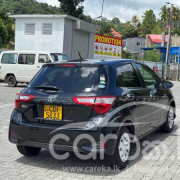 TOYOTA VITZ 2017
