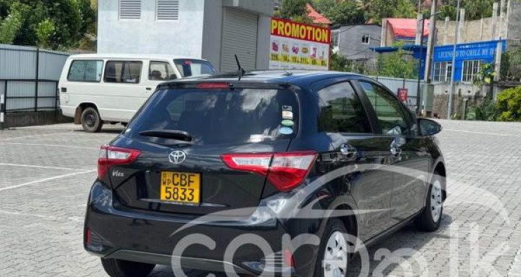 TOYOTA VITZ 2017