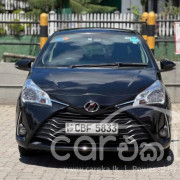 TOYOTA VITZ 2017