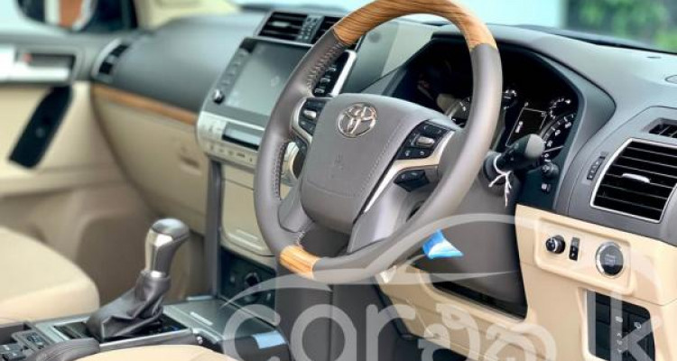 TOYOTA LAND CRUISER PRADO 2023