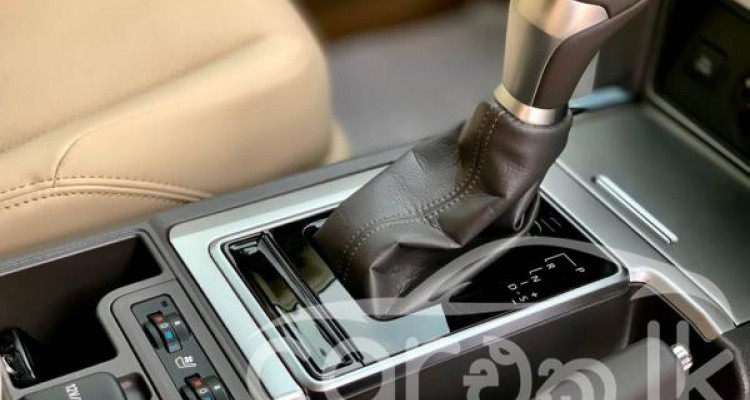 TOYOTA LAND CRUISER PRADO 2023