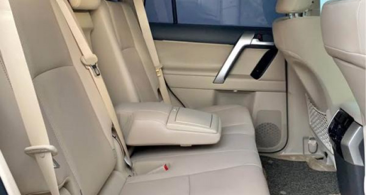 TOYOTA LAND CRUISER PRADO 2023