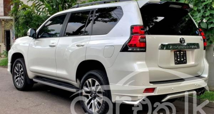 TOYOTA LAND CRUISER PRADO 2023