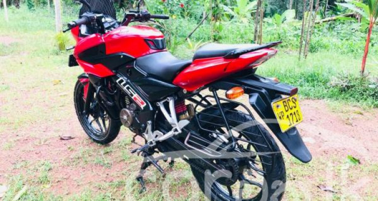 BAJAJ PULSAR 2015