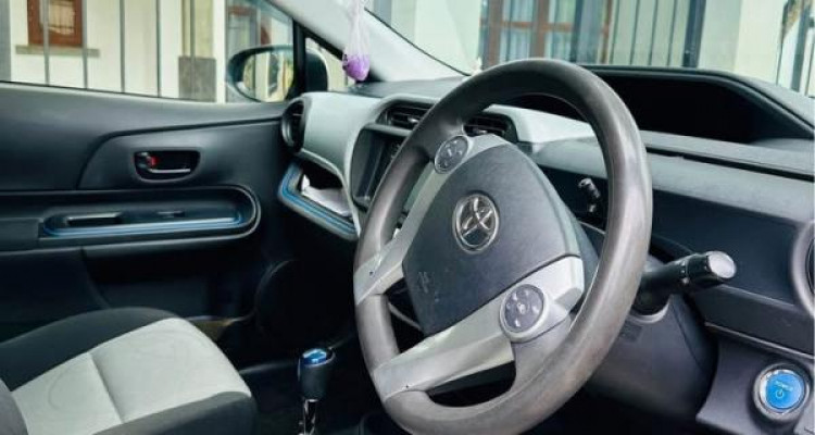 TOYOTA AQUA 2014
