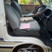 TOYOTA HIACE LH30 1981