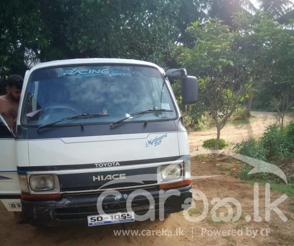TOYOTA HIACE LH30 1981