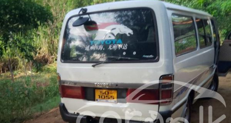 TOYOTA HIACE LH30 1981