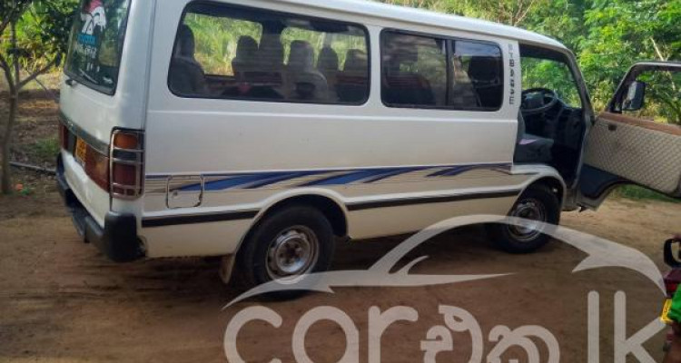 TOYOTA HIACE LH30 1981