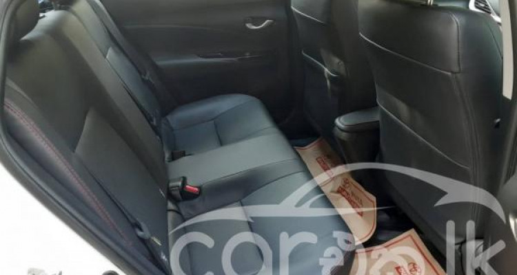 TOYOTA YARIS 2020