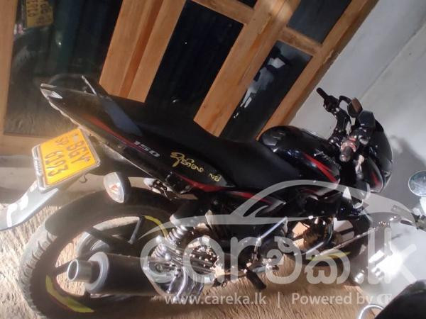 BAJAJ PULSAR 150 2018
