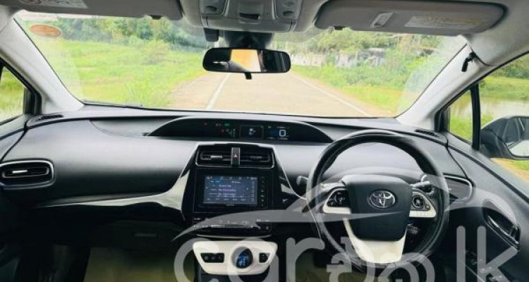 TOYOTA PRIUS 2016
