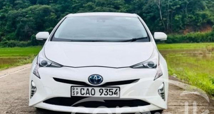 TOYOTA PRIUS 2016