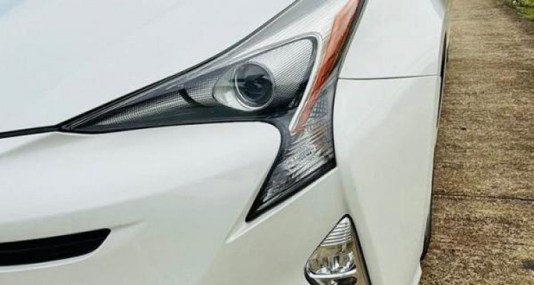 TOYOTA PRIUS 2016