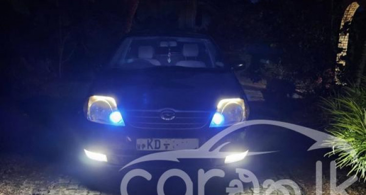 TOYOTA COROLLA 121 2001