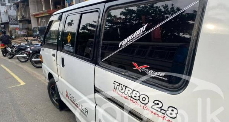 MITSUBISHI DELICA PO5 1987