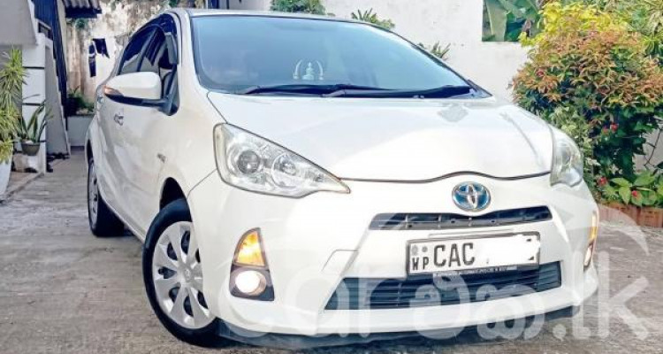 TOYOTA AQUA 2014