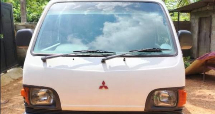 MITSUBISHI MINICAB U42 1999
