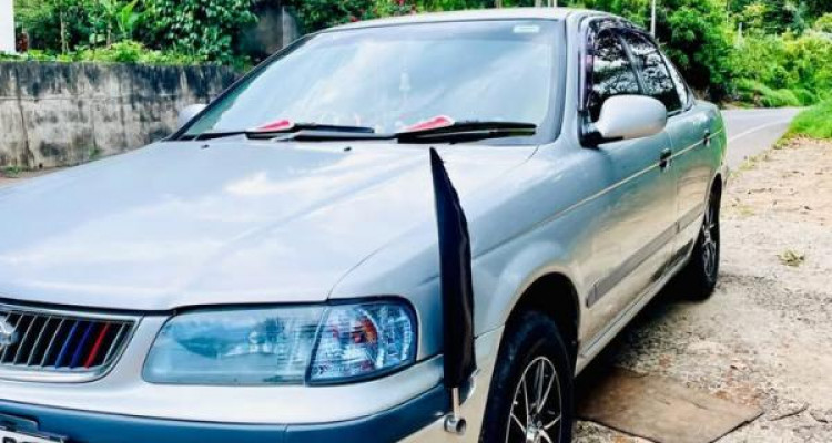 NISSAN SUNNY B15 2001