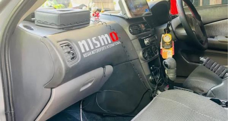 NISSAN SUNNY B15 2001