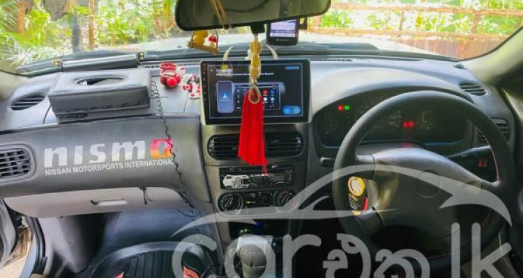 NISSAN SUNNY B15 2001