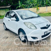TOYOTA VITZ 2010