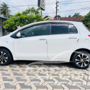 TOYOTA VITZ 2007