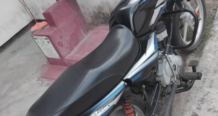 BAJAJ CT100 2022