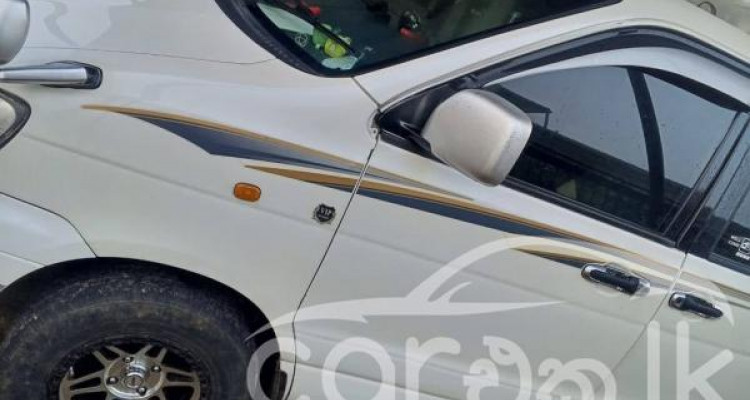 TOYOTA NOAH 2001