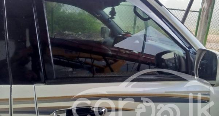 TOYOTA NOAH 2001