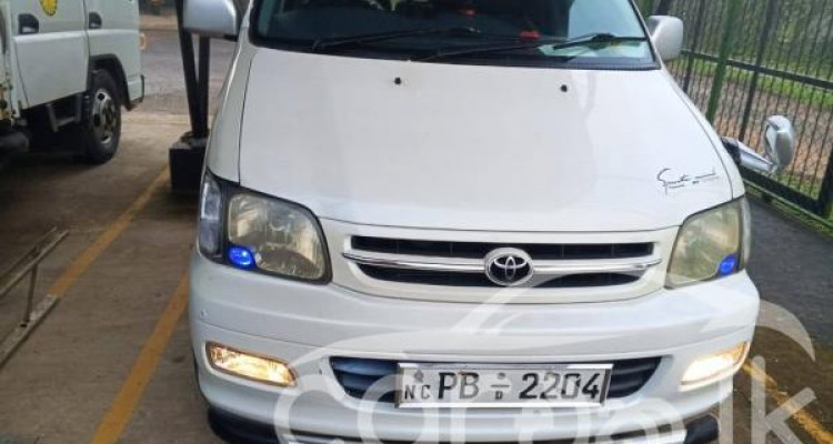 TOYOTA NOAH 2001