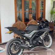 YAMAHA R15 2019