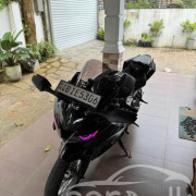 YAMAHA R15 2019