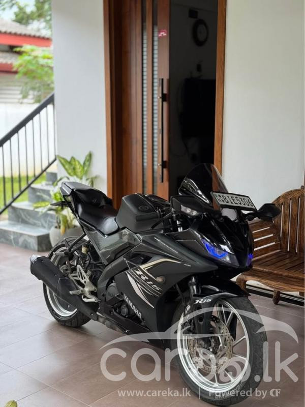 YAMAHA R15 2019