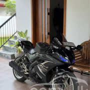 YAMAHA R15 2019