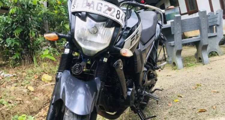 YAMAHA FZ 2013