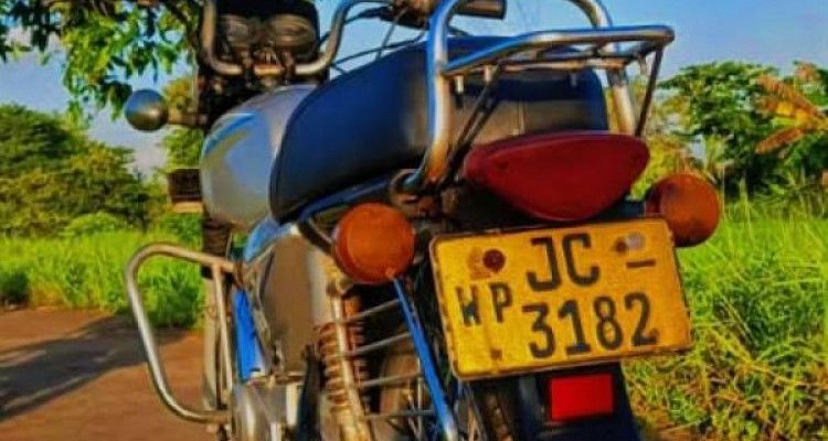 BAJAJ BOXER 2001