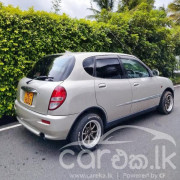 TOYOTA DUET 2000
