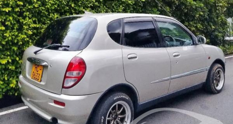 TOYOTA DUET 2000