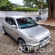 TOYOTA DUET 2000