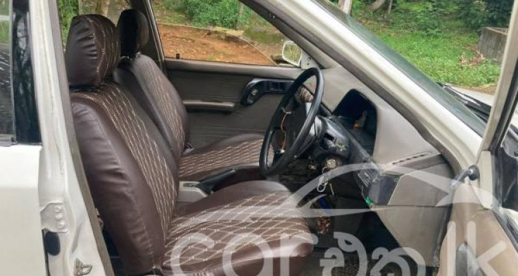 MAZDA FAMILIA 323 1990