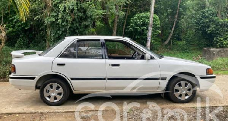 MAZDA FAMILIA 323 1990