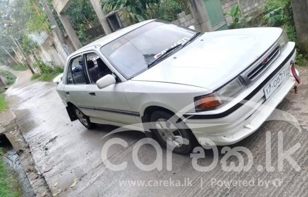 MAZDA FAMILIA 323 1990