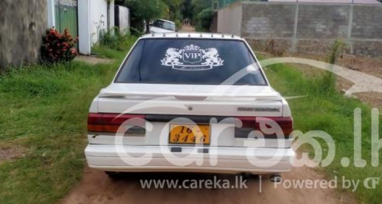 NISSAN TRAD SUNNY 1988
