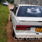 NISSAN TRAD SUNNY 1988