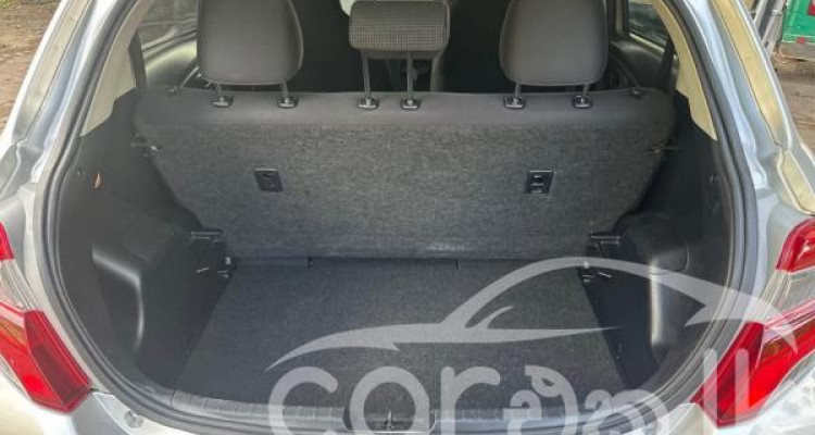 TOYOTA VITZ 2016