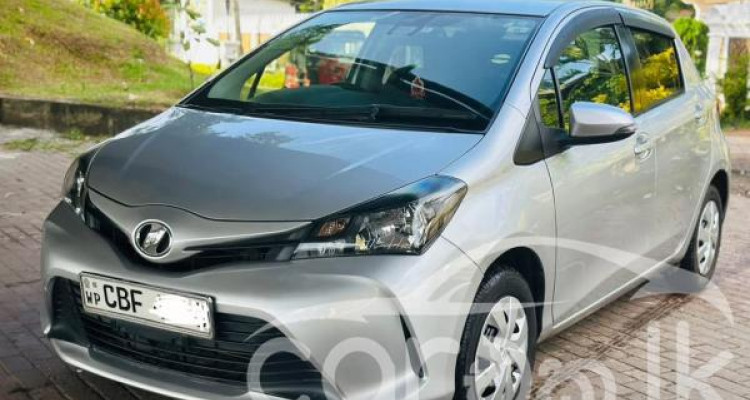 TOYOTA VITZ 2016