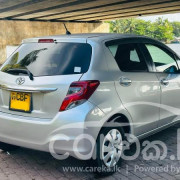 TOYOTA VITZ 2016