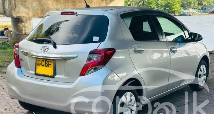 TOYOTA VITZ 2016