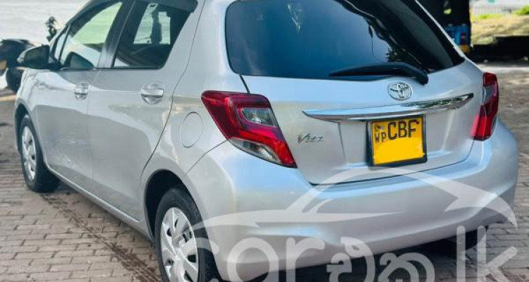 TOYOTA VITZ 2016
